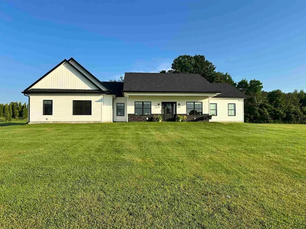 12 Clark Ave, Waddington, NY 13694