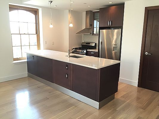 1st image of 3101 Vernon Blvd APT 213