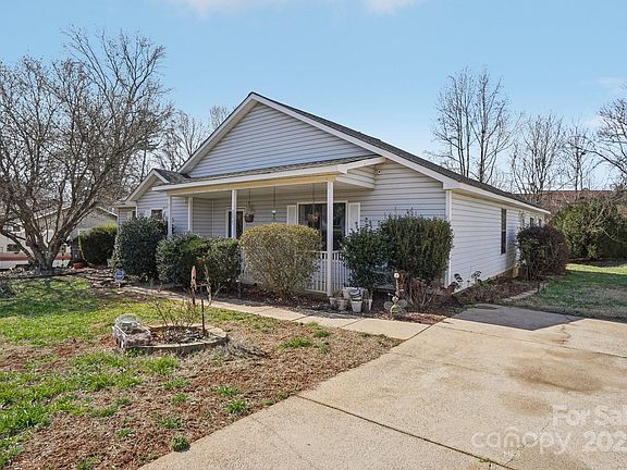 4th image of 3317 Green Meadow Dr