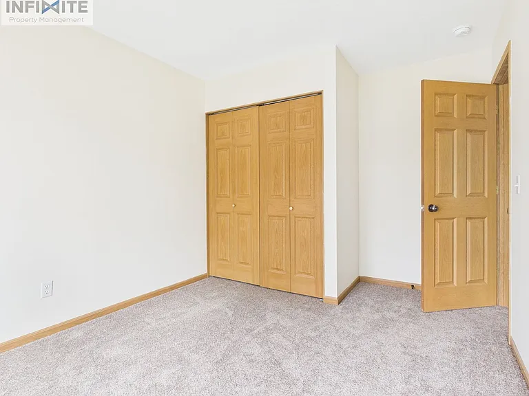 325 Michael Grove Ave #D — Photo 8