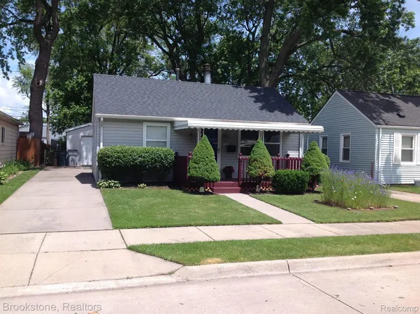 545 E Mahan Ave, Hazel Park, MI 48030