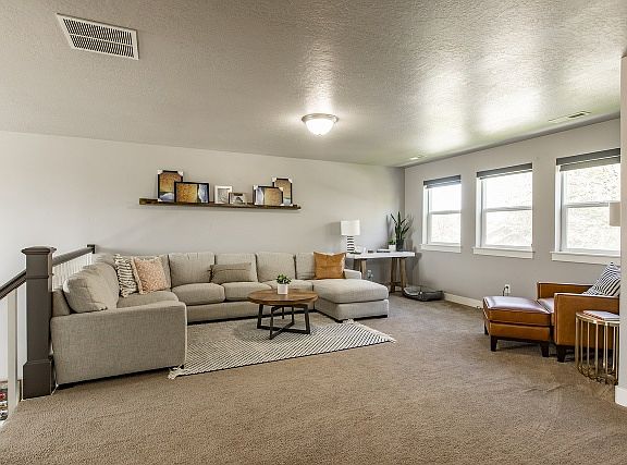 3rd image of 2608 W Garden Way