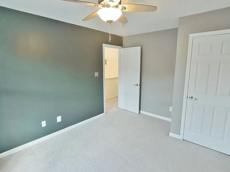 253 N Front St — Photo 36