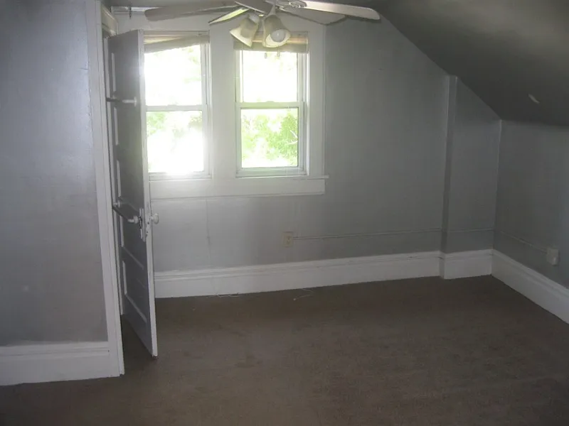 Photo 2 of 15 - 919 13th St #2 - Huntington, WV Building Photo - 919 13th St #2