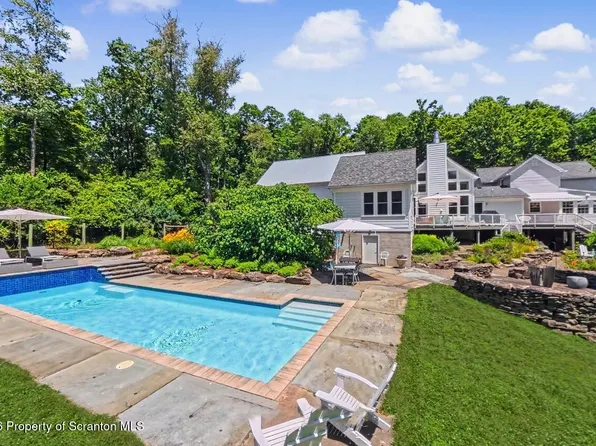 1115 Lily Lake Rd, Waverly, PA 18471