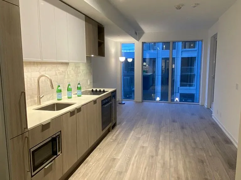 2020 Bathurst St #540 — Photo 9