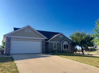 9127 Spring Forest Dr, Fort Wayne, IN 46804