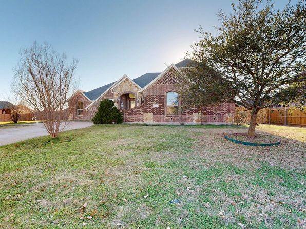 117 Stallion St, Waxahachie, TX 75165