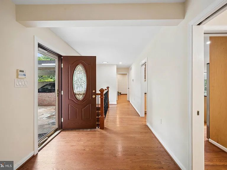 7016 Hopewood St — Photo 9