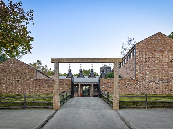 13215 Riviera Ranch Rd, Los Angeles, CA 90049