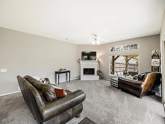 3rd image of 3308 Springwell Pkwy