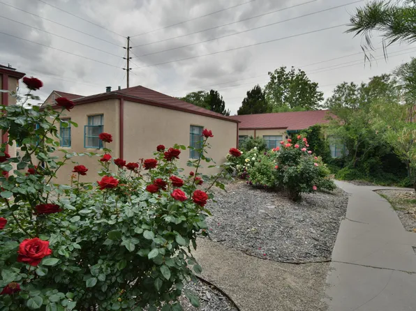 Classic / Totally Updated 1 Bedroom Apartment w/ Yard and Garage!, 401 14th St SW APT 3, Albuquerque, NM 87102