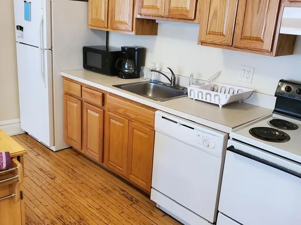 1039 Baldwin - Varsity Management, 1039 Baldwin Ave APT 2, Ann Arbor, MI 48104