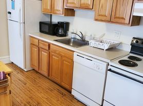 1039 Baldwin - Varsity Management