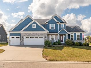 7577 Crowngate Cir NW, North Canton, OH 44720