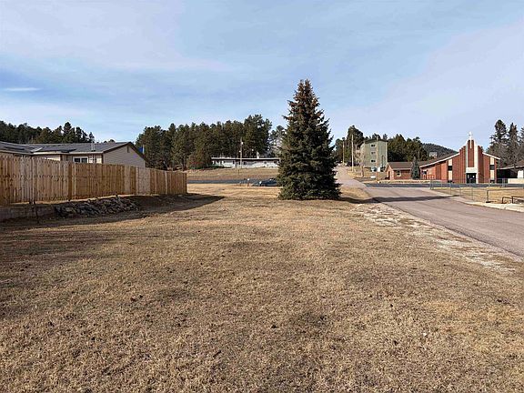 2nd image of 418 Harney St