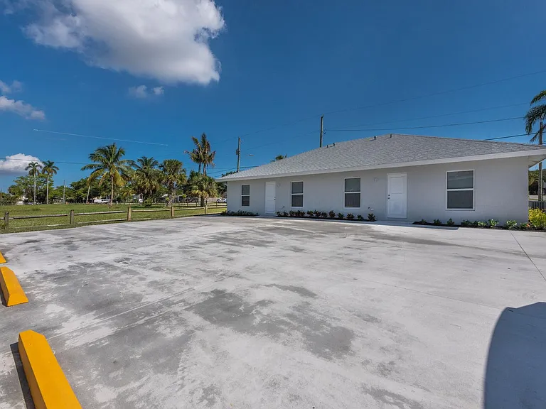 1119 Osceola Dr — Photo 6