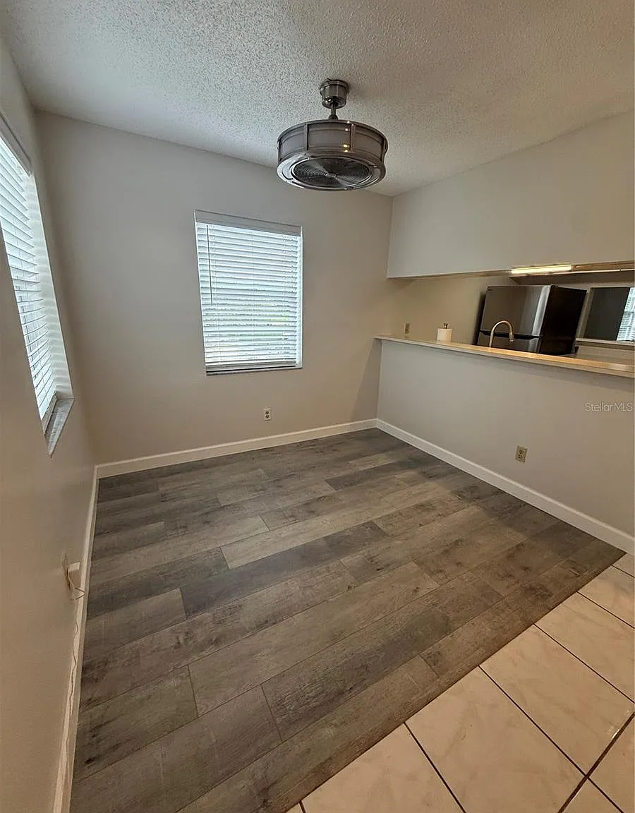 2 bed, 1.5 bath, 864 sqft, $1,700 — Photo 4