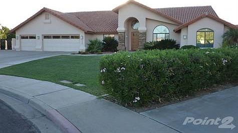 Cul-de-sac Custom home with plenty of curb appeal!