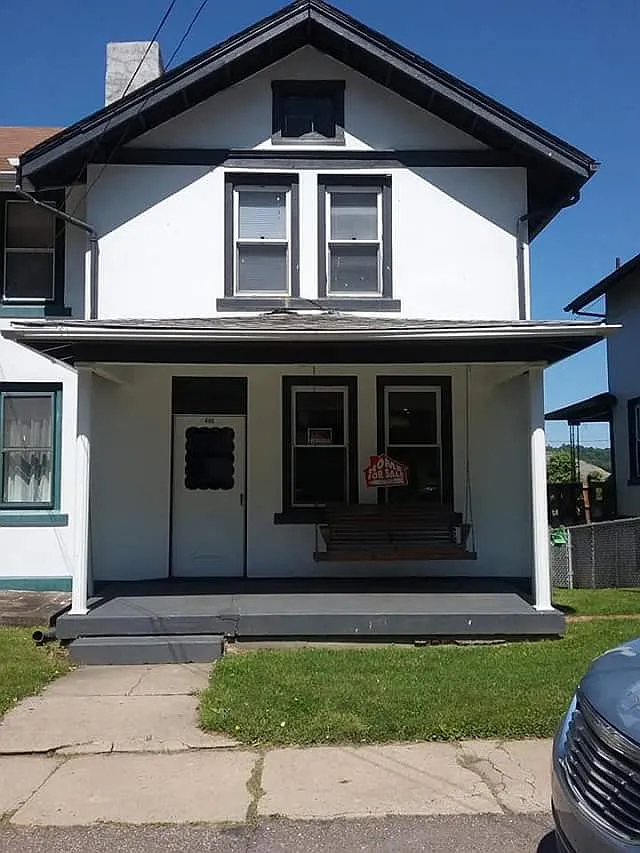 445 Hill St photo 1