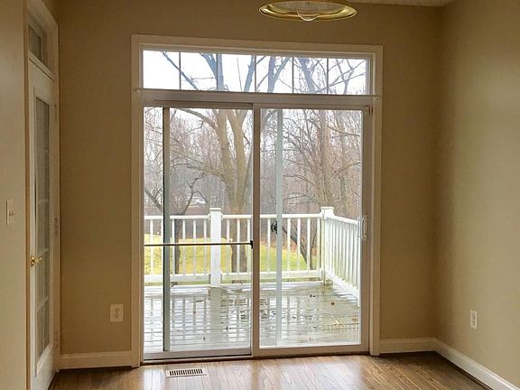 Sitting area for the Kitchen and outside deck