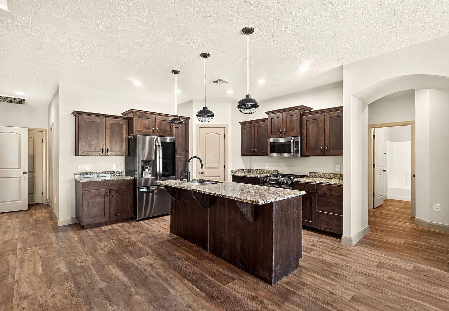 5 bed, 3.5 bath, 2882 sqft, $3,250 — Photo 1