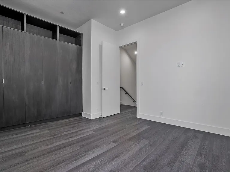 4322 Roseland Ave #3 — Photo 9