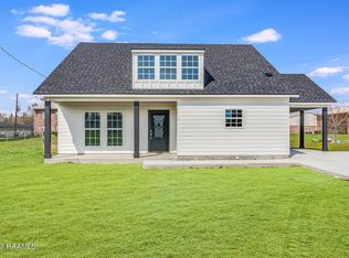 1713 E B North St, Rayne, LA 70578