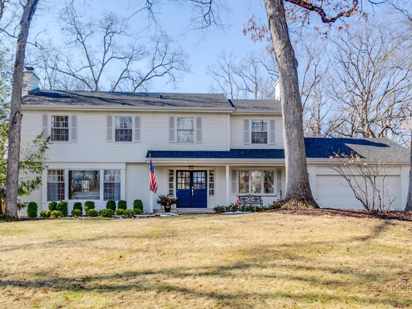 890 S Cherokee Rd, Lake Forest, IL 60045