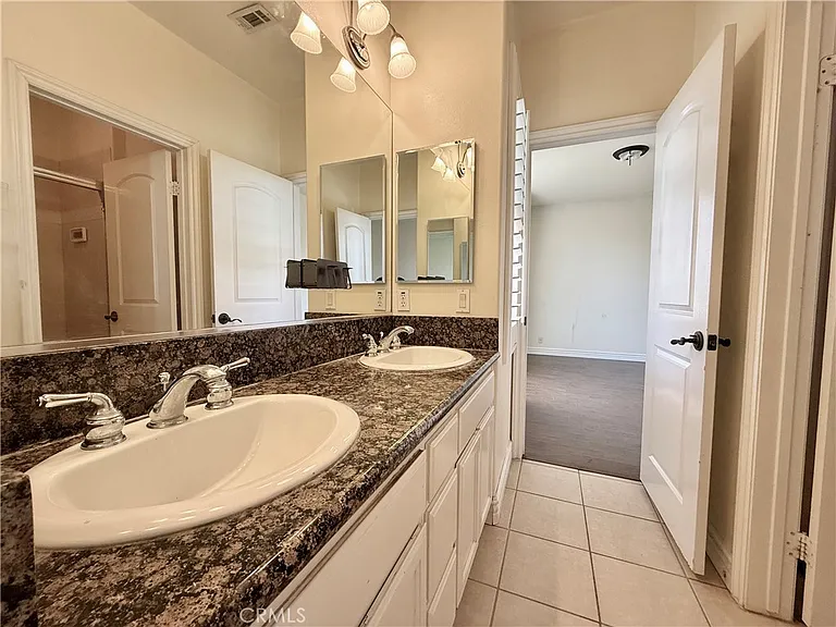 203 S 3rd Ave #B — Photo 9