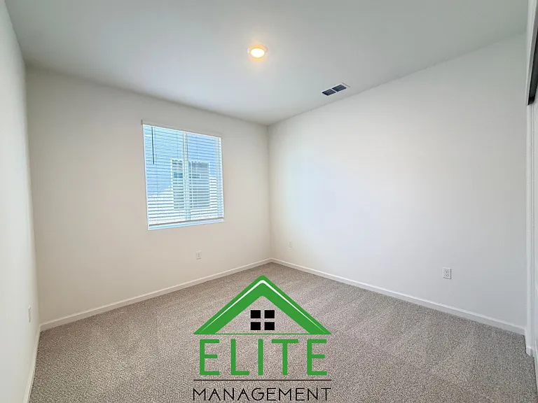 2508 Golden Bear St — Photo 6