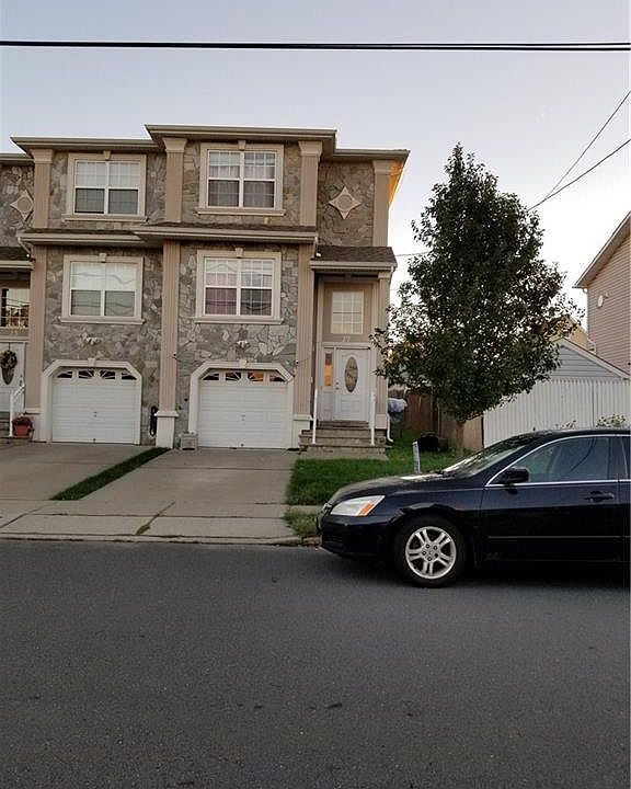 2nd image of 27 Saint Ann St