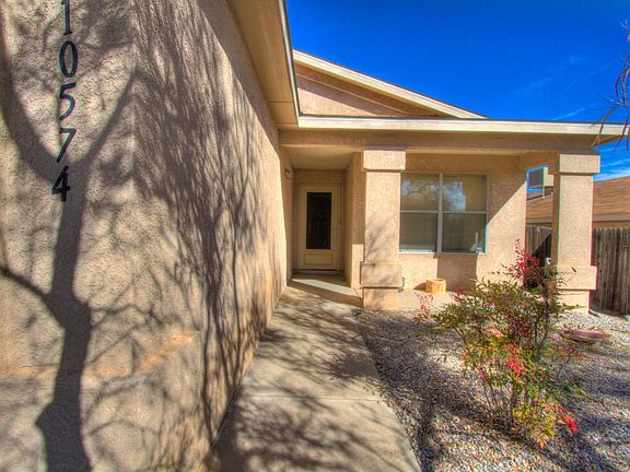 4th image of 10574 Vista Bella Pl NW