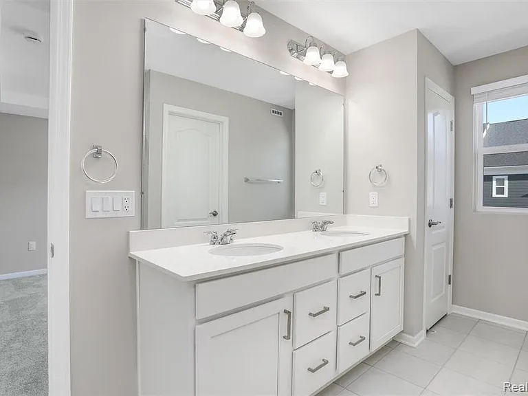 43173 Atwood Ave — Photo 22
