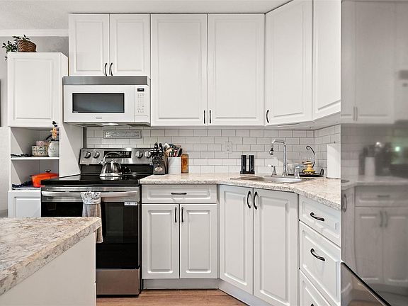 5th image of 961 Trunk Rd #4