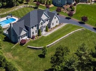 11 Falcon Hts, Wilbraham, MA 01095