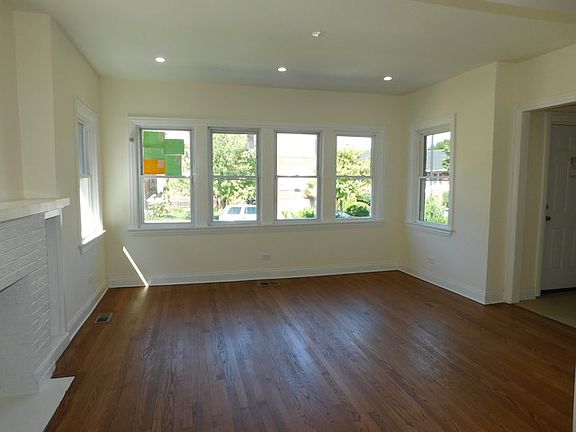 4th image of 1819 S 48th Ct
