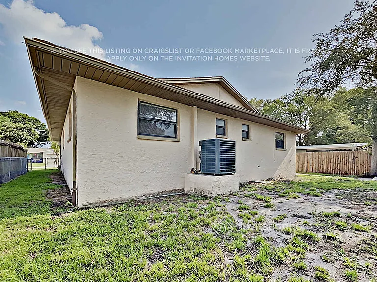 555 Freeport Ave N — Photo 15