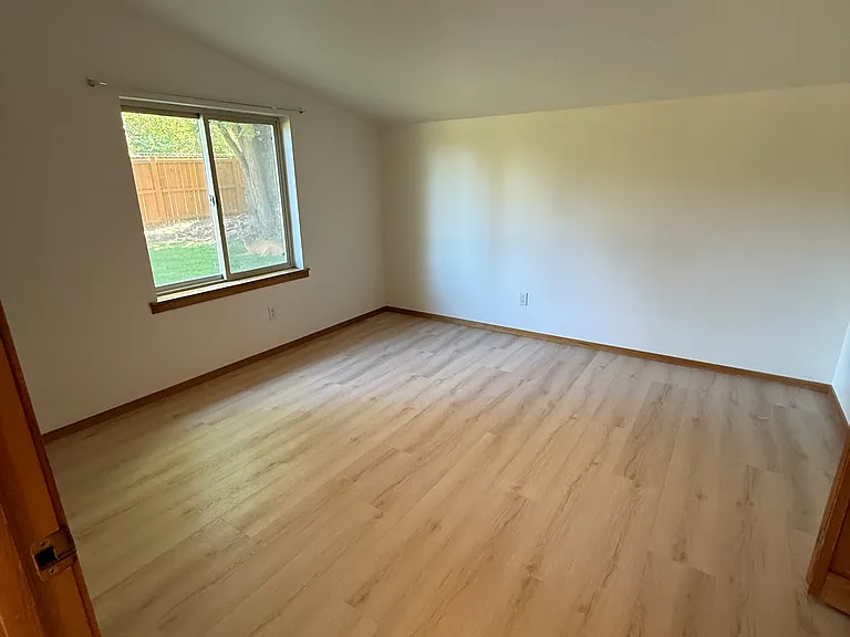 7242 Manastash Rd — Photo 4