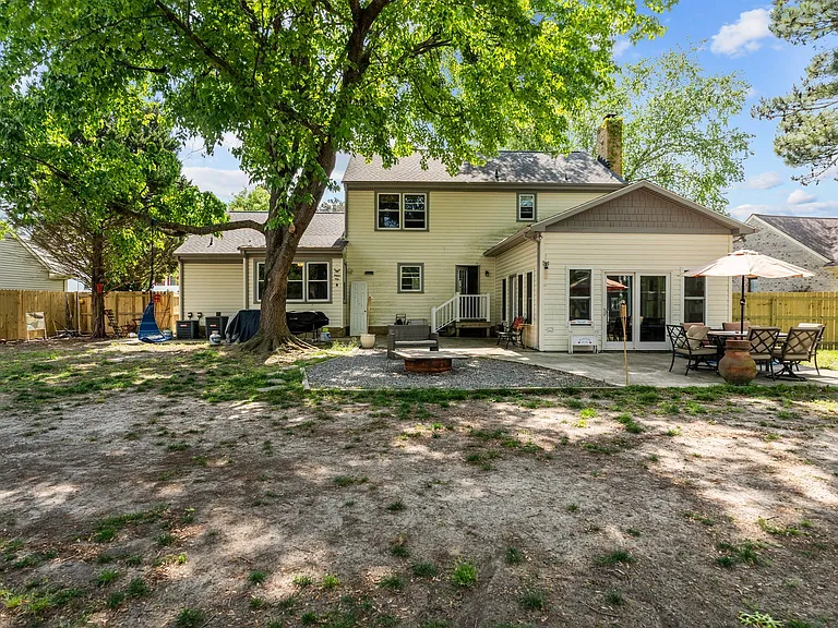 435 Currituck Dr — Photo 3