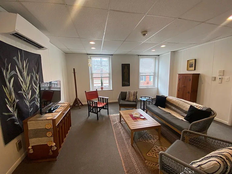 331 Penn St #2 — Photo 10