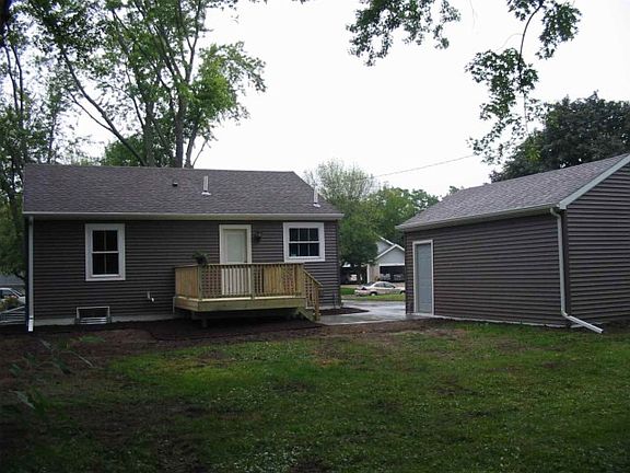 4th image of 145 S Harmony Dr