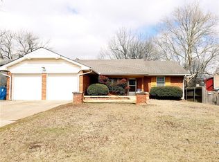 305 W Blueridge Dr, Midwest City, OK 73110