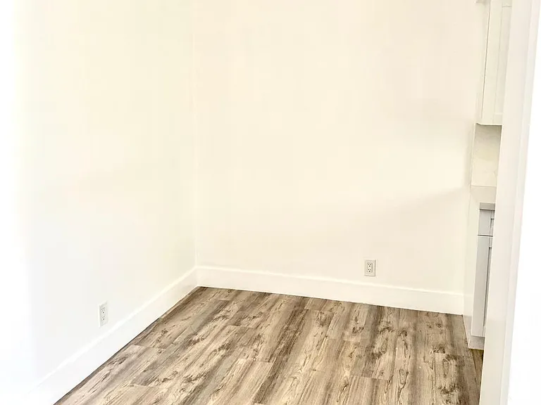 1008 18th Ave N #1 — Photo 7