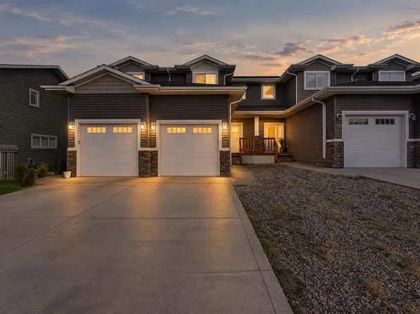 27 S Rowberry Ct, Sylvan Lake, AB T4S 0L7