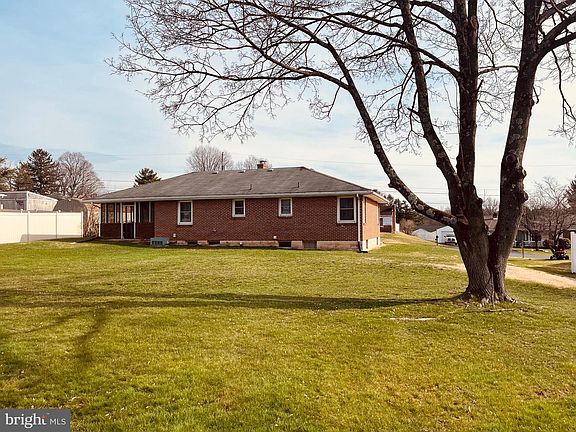 5th image of 4912 Sunset Dr