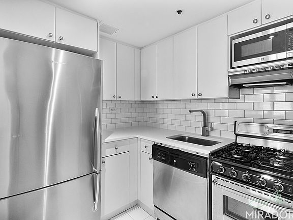 5th image of 127 4th Ave APT 2D