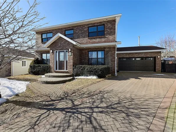 8 Roddickton Place, St. John's, NL A1E5Y9