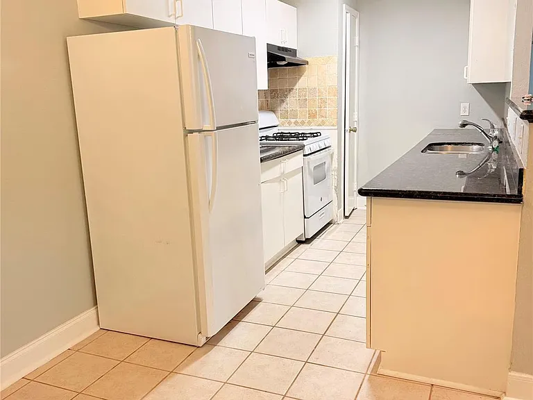 320 Willowick St — Photo 12