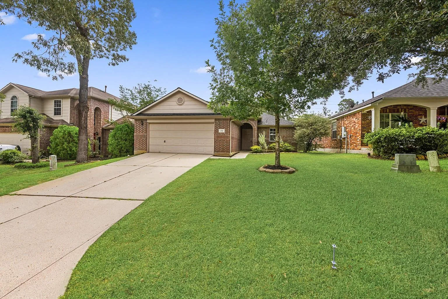3 bed, 2.0 bath, 1609 sqft, $2,200 — Photo 3